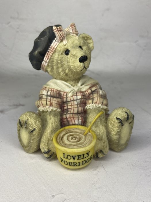 Фигурка мишка Leonardo Collection варит кашу