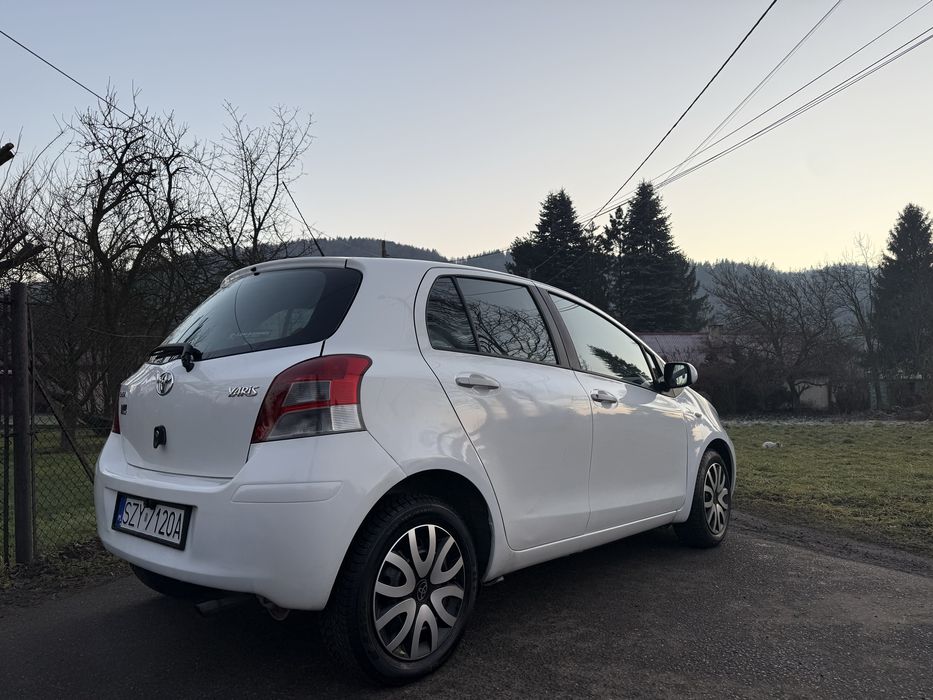 Toyota Yaris 2010 Lift*5 Drzwi*1.3 Benzyna*124 tyś. przebieg*6 biegów