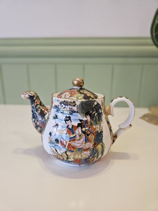 Stary porcelanowy chiński japoński czajnik dzbanek czajniczek retro