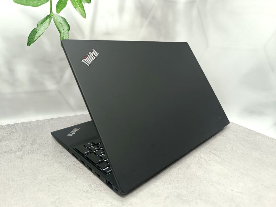 Quadro P500 (2GB)/Lenovo ThinkPad P52s/i7-8550U/16/256/15.6"/IPS