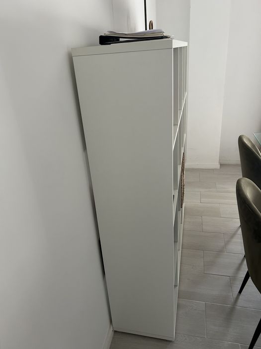 Estante c/ varios compartimentos