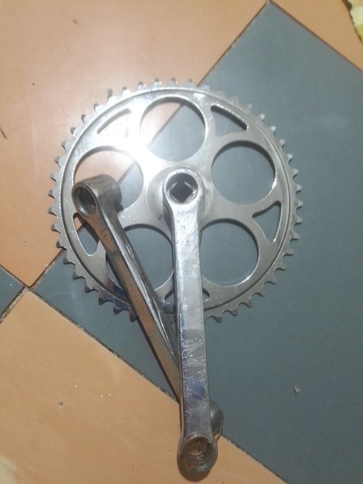 Продаю новую звёздочку с шатунами