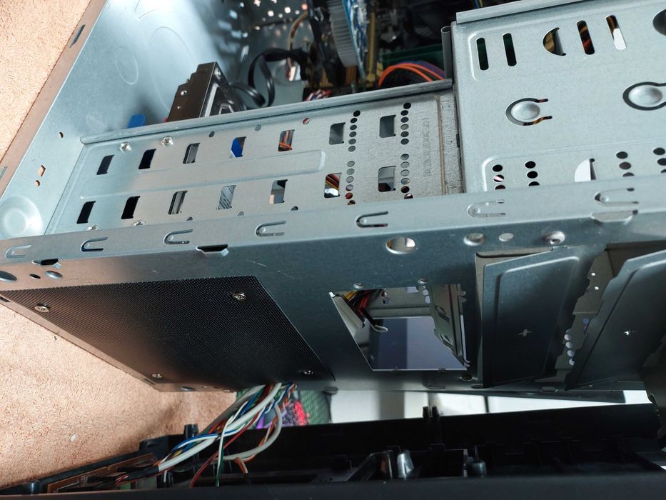 Продам компьютер i3-4330, R7 240 2gb, DDR3 16gb (8х2), SSD120, HDD1TB