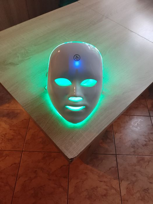 Maska LED terapia światłem