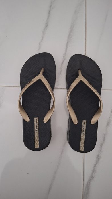Chinelas de dedo, N°38. Ipanema