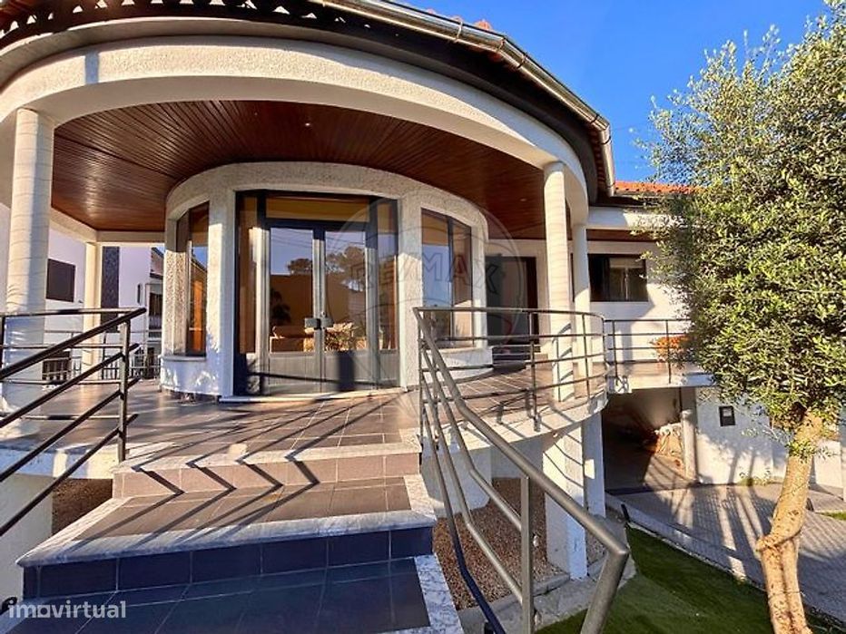 Moradia T4 para venda