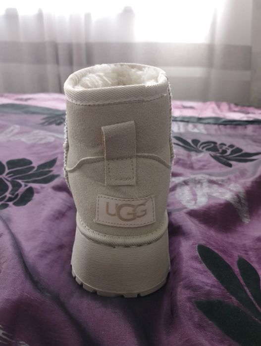 Продам нові угги