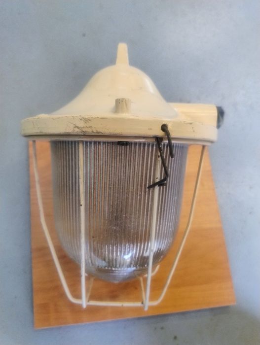 Lampa przemysłowa PRL Polam Gdańsk C-150