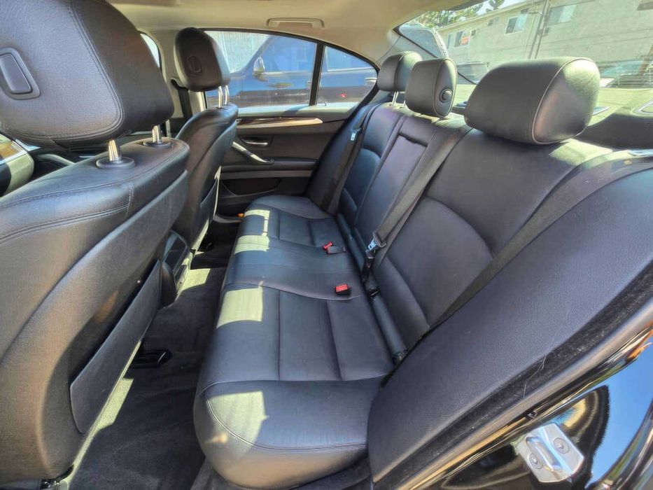 BMW 5 Series 528i      2015