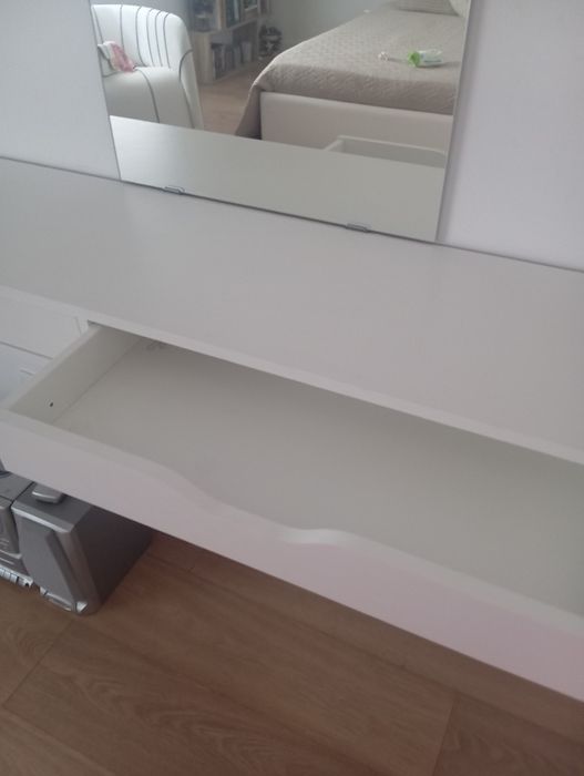 Estante com gavetas p/parede