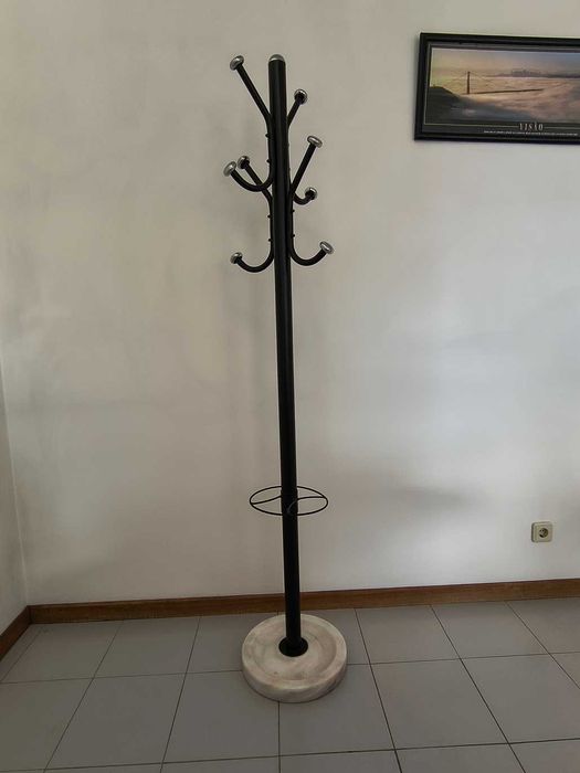 Bengaleiro de Pé Metálico com Base em Mármore - Impecável