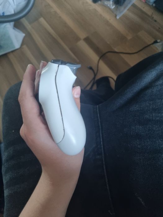 Cześć, sprzedam pada ps4