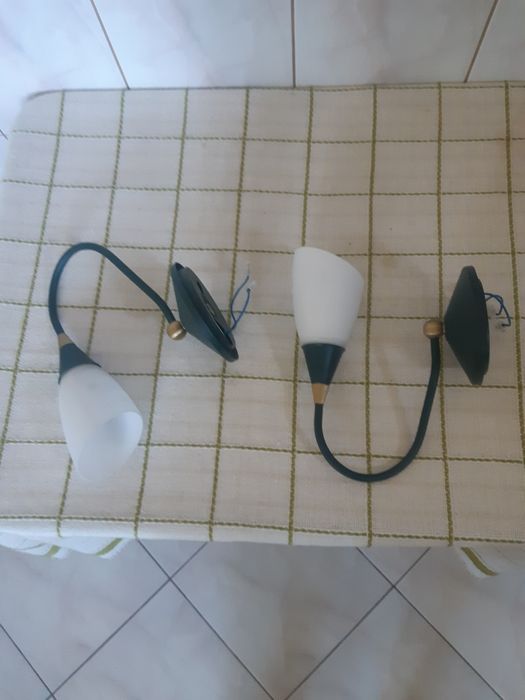 Komplet używanego oświetlenia do salonu i jadalni w kolorze zielonym