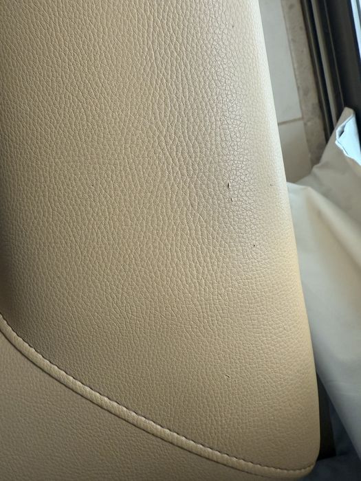 Sofa dois lugares em pele