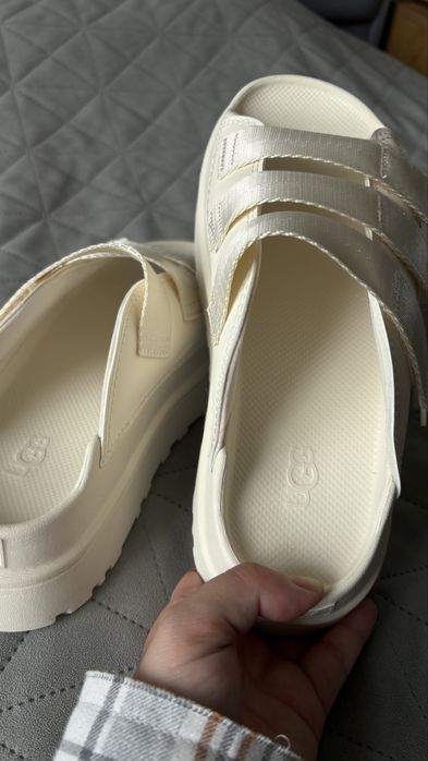 Ugg шльопанці , сандалі
