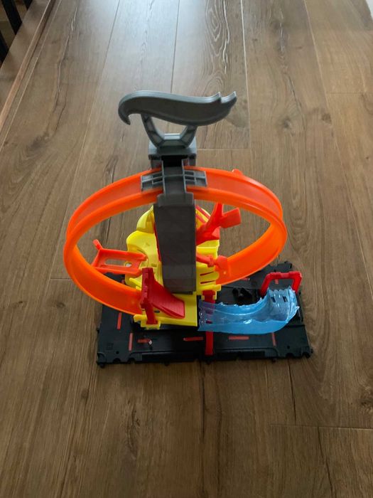 Hot Wheels Remiza Strażacka Tor HKX41 + autko