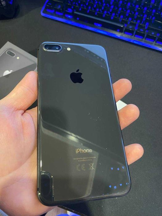 iPhone 8 Plus на 64GB СТАН НОВОГО