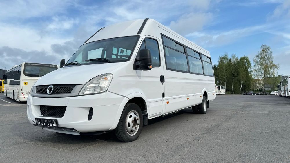 Irisbus Iveco Daily / 23 miejsca / Cena 69000 zł netto  Iveco Daily / 23 miejsc