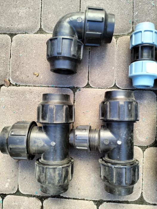 Муфти з'єднувальні,тройники