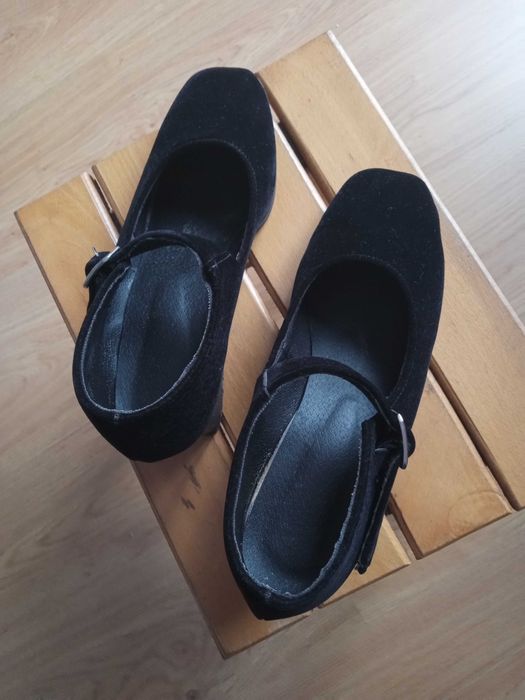 Buty zamszowe damskie r.  36 - używane