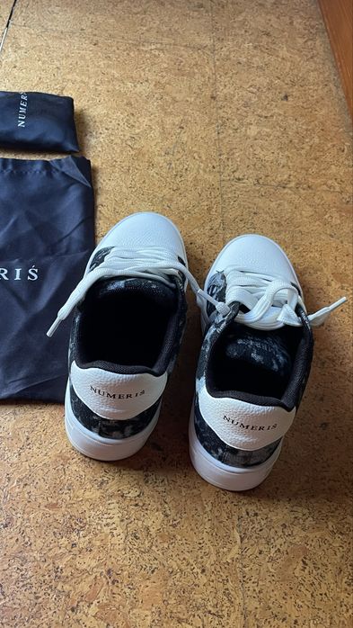 Tenis numeris nova