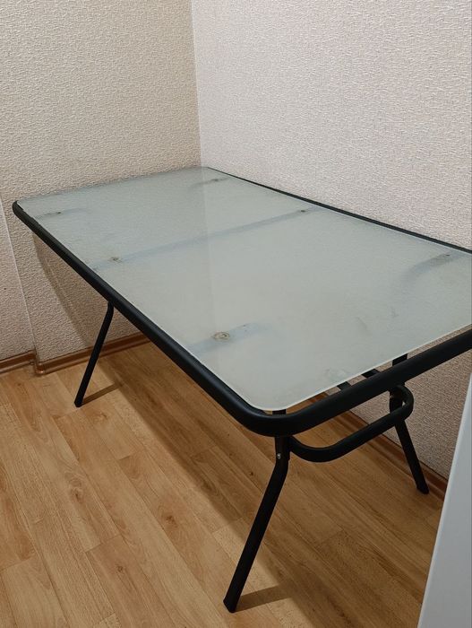 Стіл обідній для вулиці