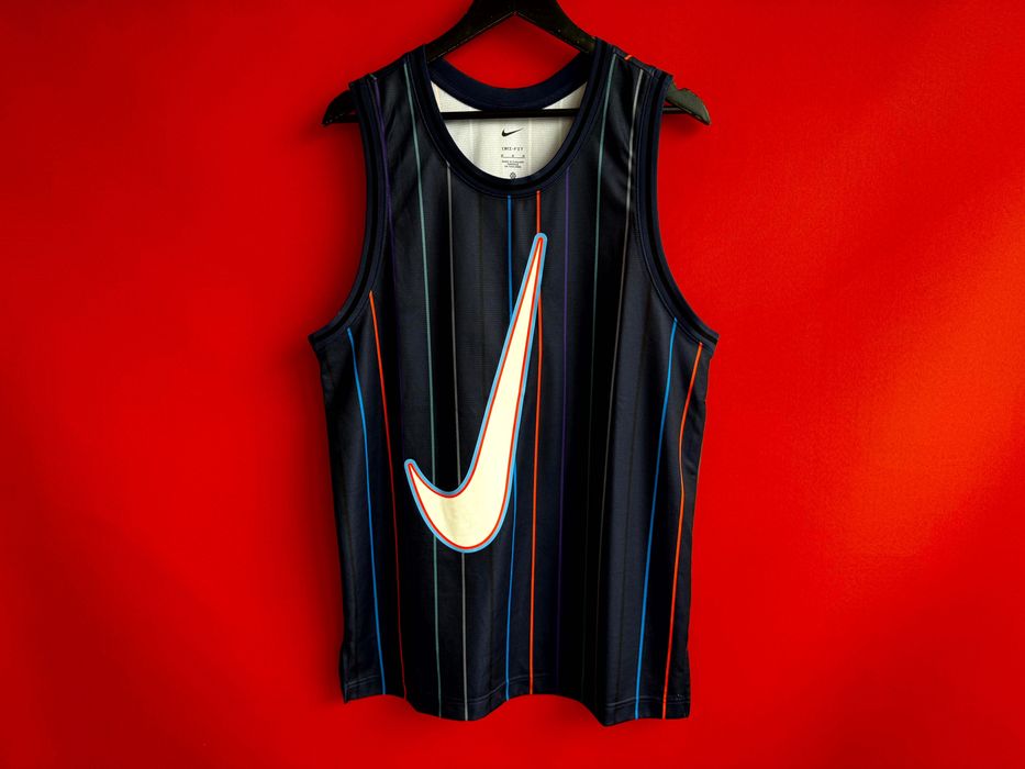 NIKE DRI-FIT оригінал чоловіча спортивна майка футболка безрукавка розмір M