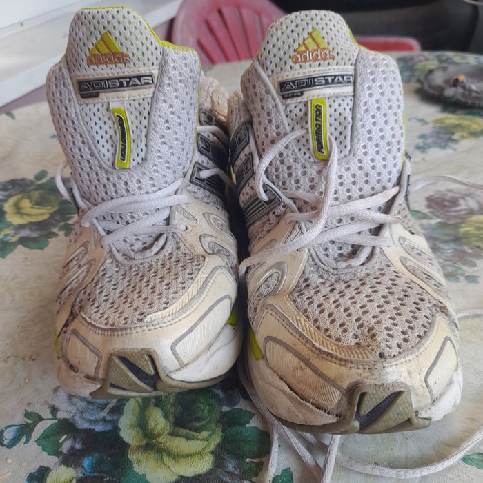 Продам кроссовки Adidas