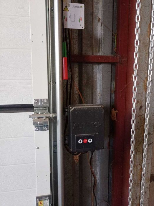 Продам ворота секционные