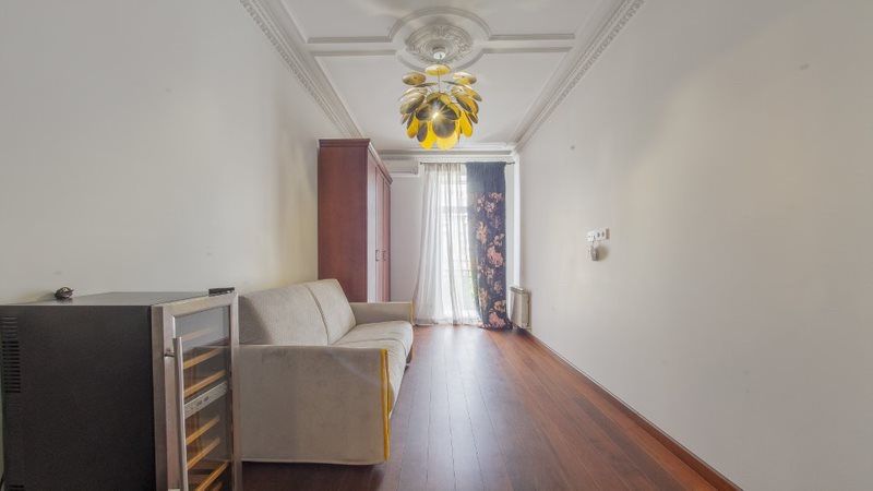 Квартира вул. Гончара,47б Золоті Ворота Інвертор на 16квт