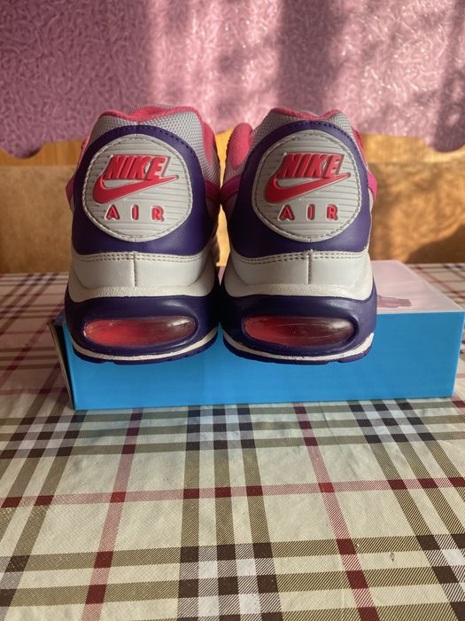 Орегінальні кросівки Nike air