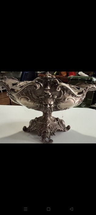 Móvel  vintage e floreira