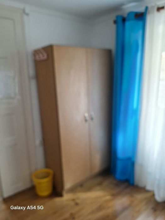 Alugo quarto na Trafaria. ao pe dos barcos