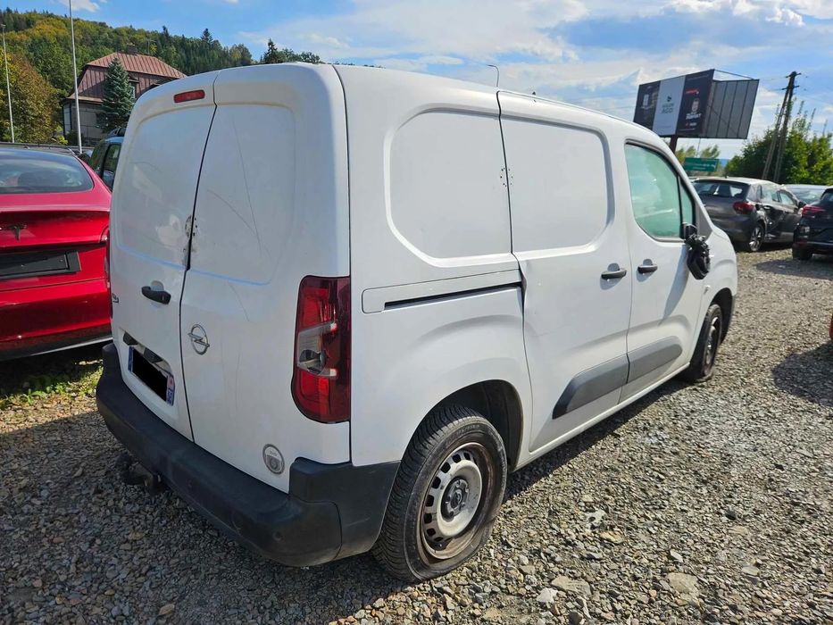 Opel COMBO  1.2 BENZYNA  BERLINGO PARTNER  3-osobowy Klima hak / po wandaliźmie Francja