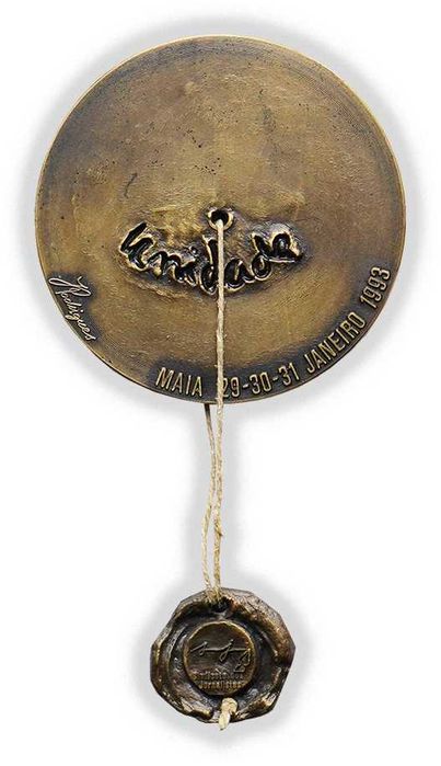 M25-  Medalha institucional