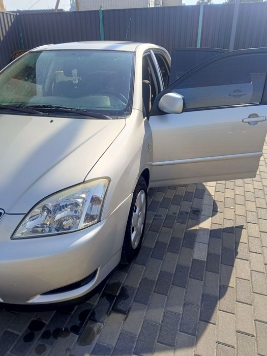 TOYOTA COROLLA в гарному стані, салон не затертий, машина стоїть майже двох роки без експлуатації. Авто варте уваги .
