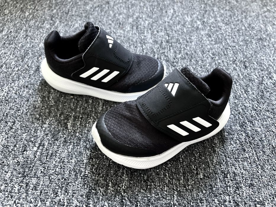 дитячі кросівки Adidas 26р.