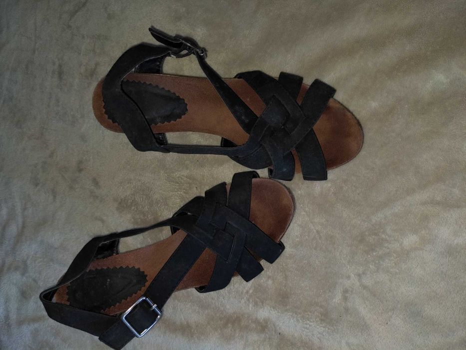 2€ Sapatos Senhora Nº38 - Em excelente estado!
