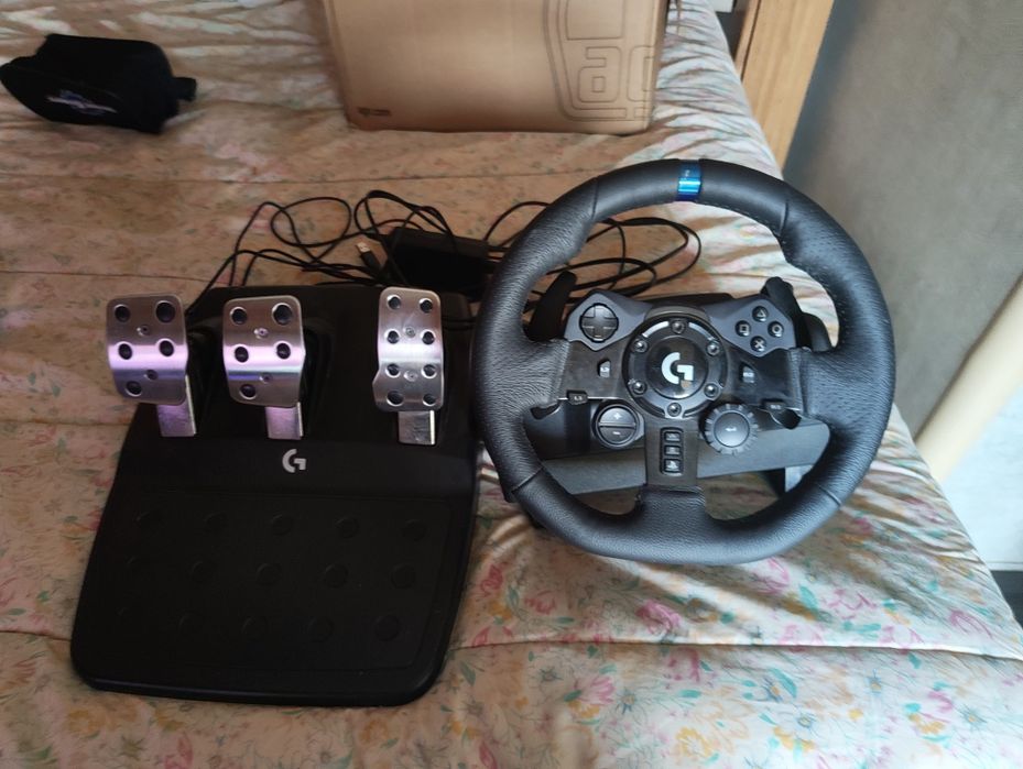 Volante e pedais Logitech para PS5 usado "sem caixa"