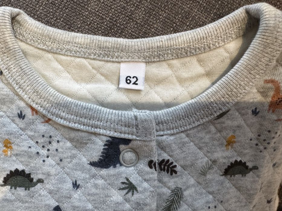 Pajacyk kombinezon dziecięcy 62 nowy dinozaury