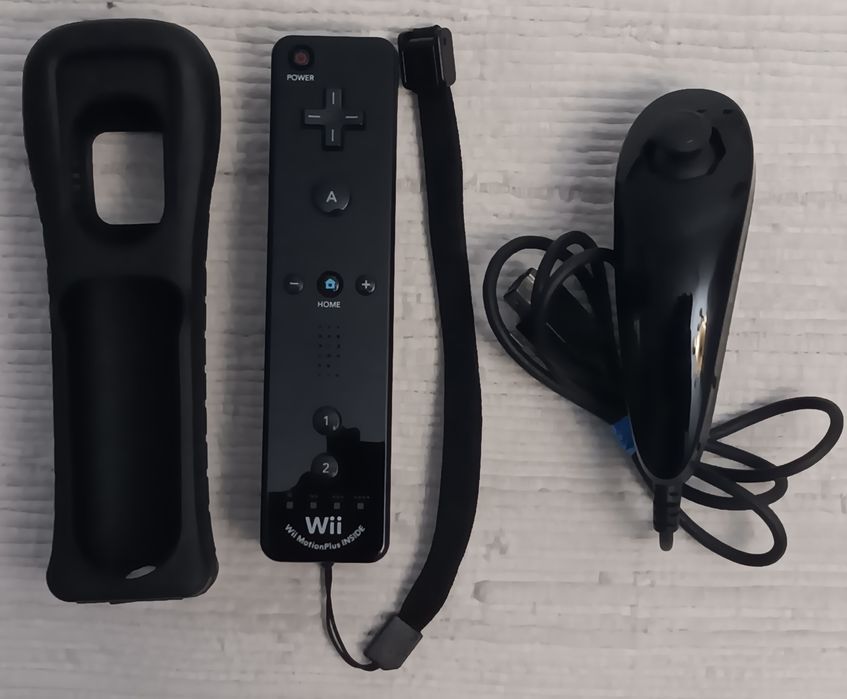 Wii Motion Plus Inside + Nunchuk Controller Set64737744362243123