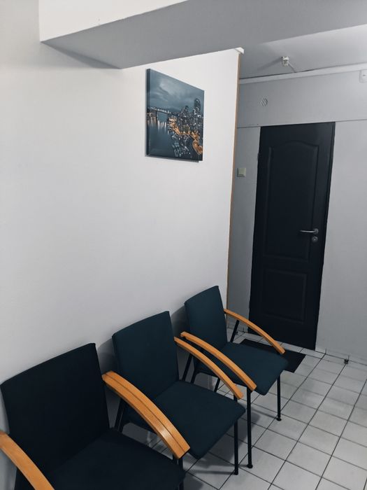 92м2 Окремий вхід з фасаду Метро 500 метрів