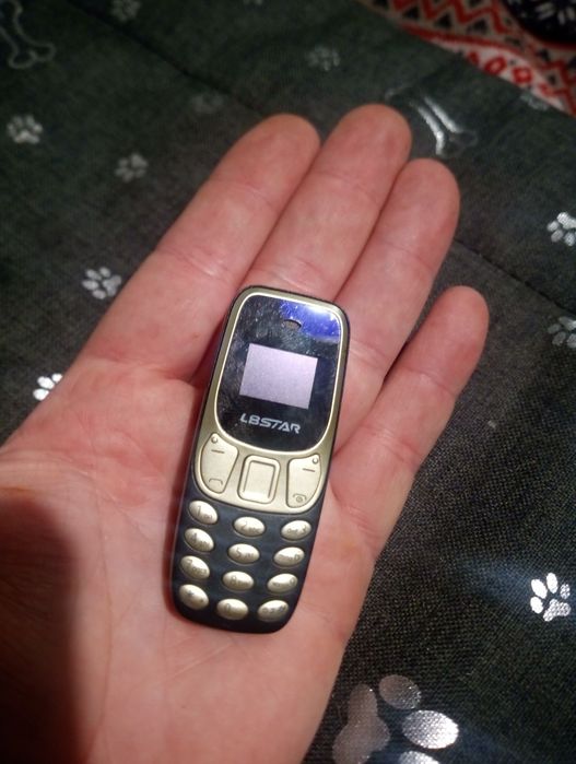 Telefon na kartę SIM L8STAZR