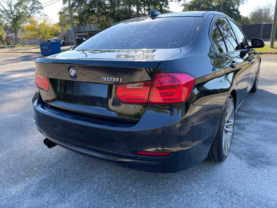 BMW 3 Series 328i      2014