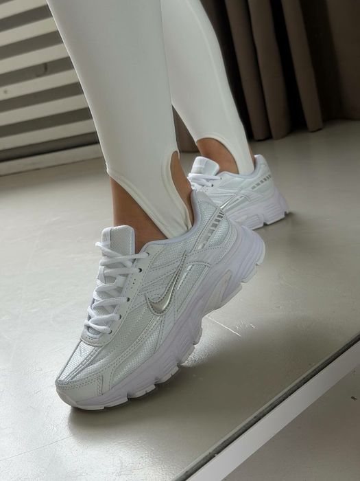 Жіночі Кросівки Nike Initiator White silver / Nike