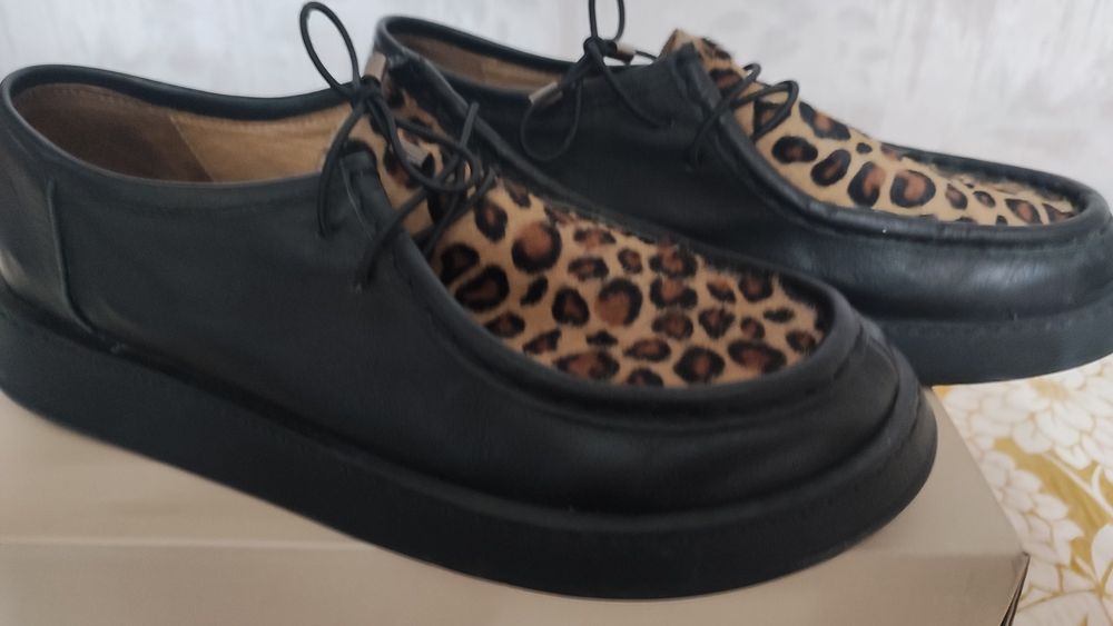 Кожані лофери в ідеальному стані