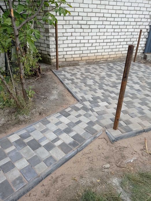 Укладка тротуарной плитки а також продаж