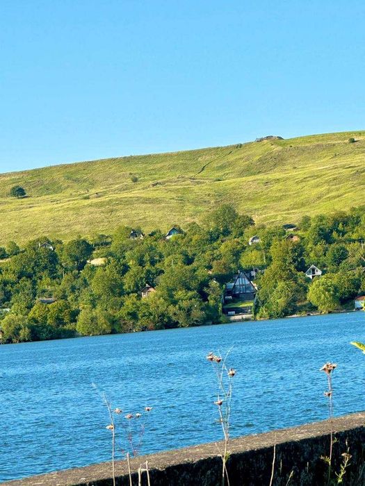 Будинок для відпочинку чи бізнесу на березі водойми_M