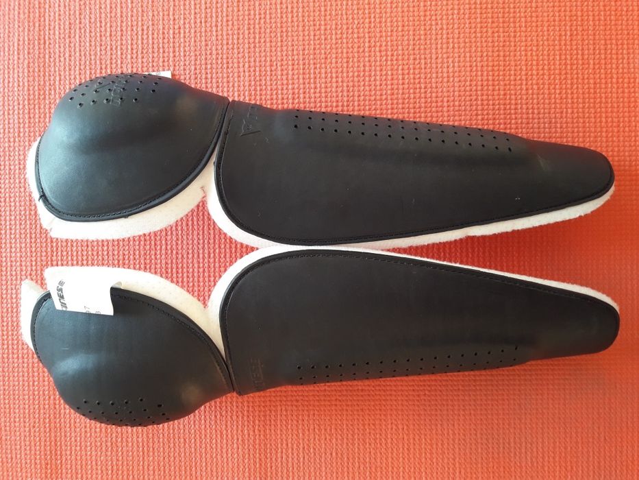 Захист колін Dainese