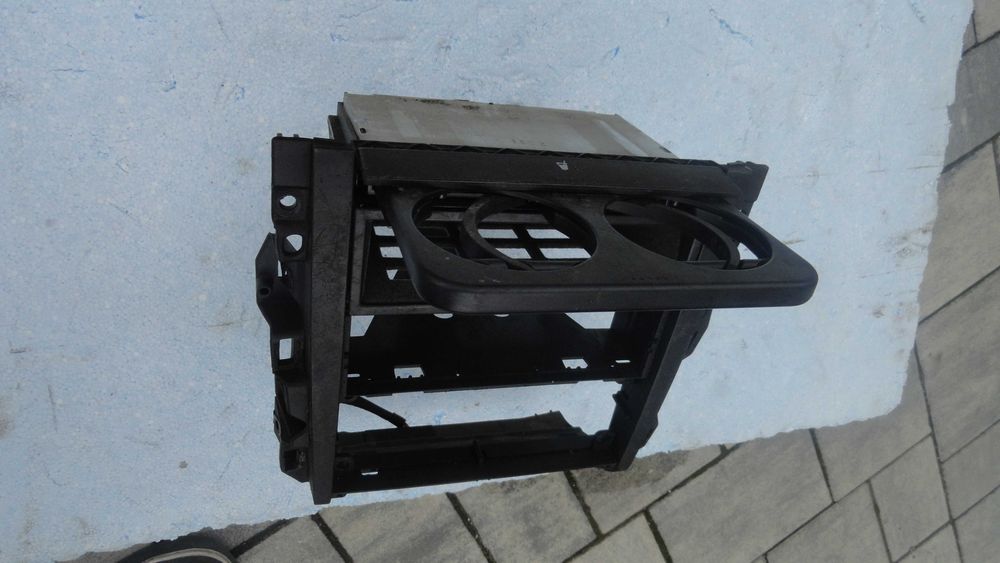 CUP HOLDER Uchwyt Na Kubki VW Golf 4 Volkswagen Golf IV Pólka Oprawka